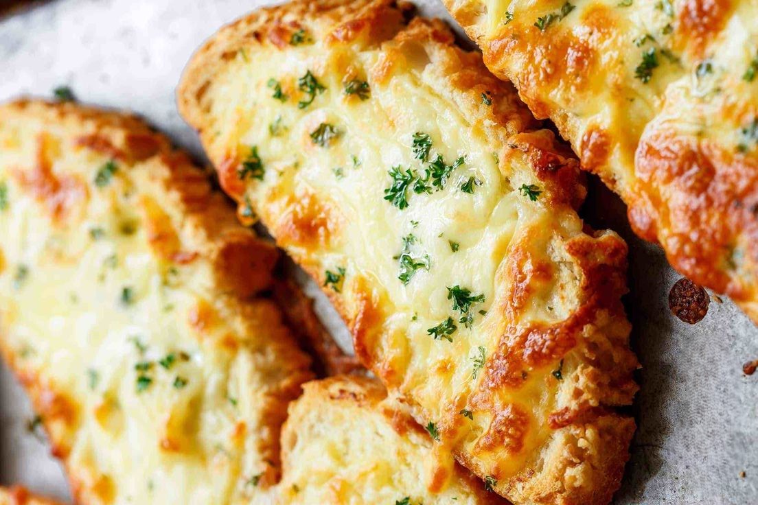 Easy Garlic Cheese Toast